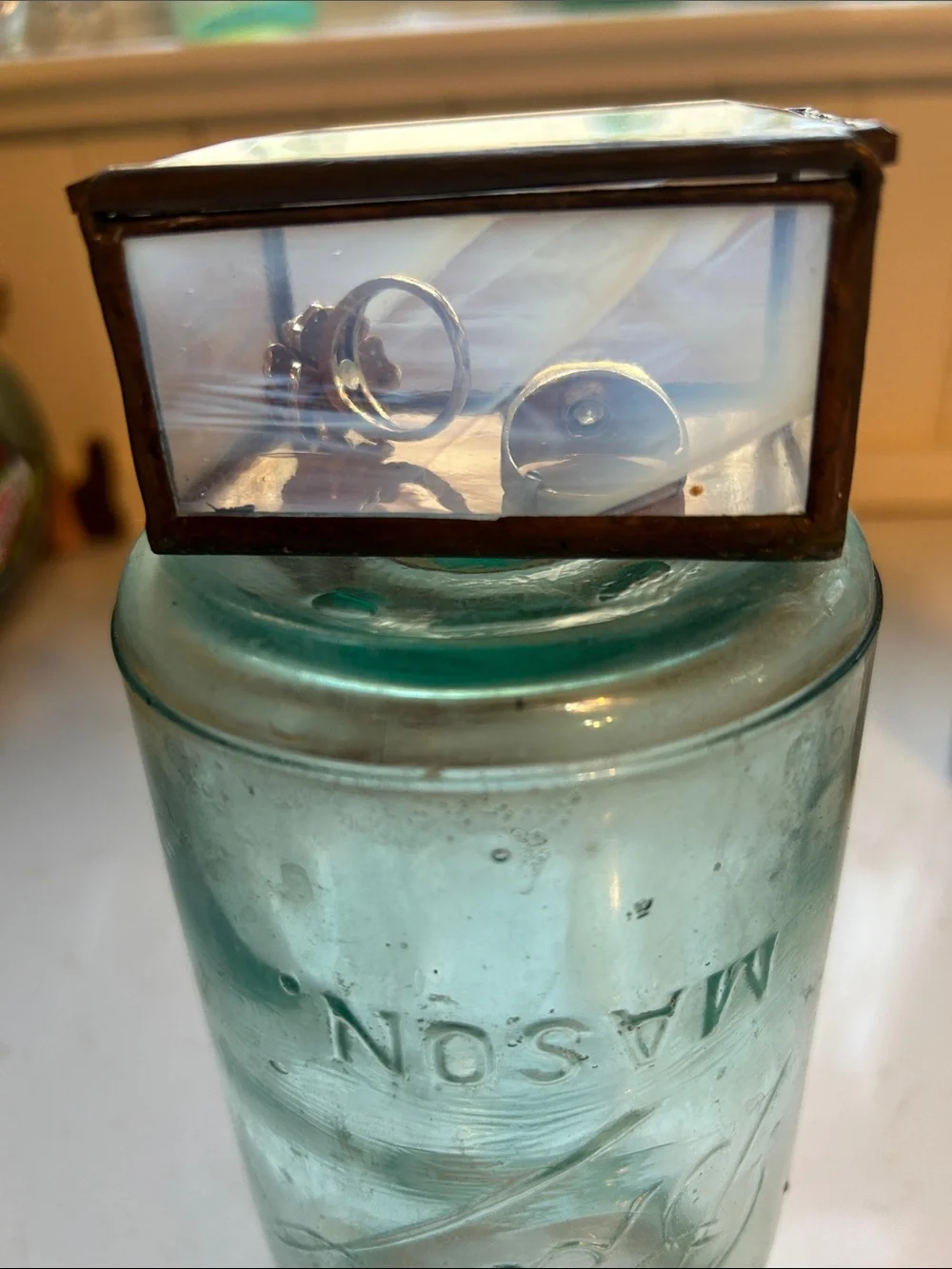 Glass trinket or jewelry box